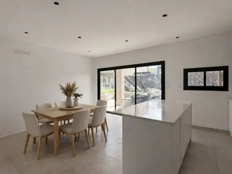 Casa 5 ambientes con 2 baños
