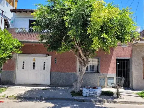 PH TIPO CASA DOS VIVIENDAS AL FRENTE CON COCHERA