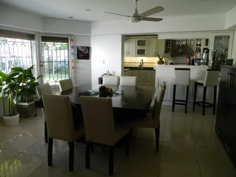 Casa 5 ambientes con 5 baños