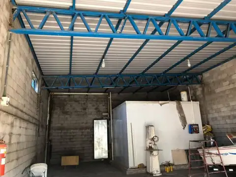 Galpon en Venta 35  mts Fondo