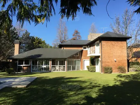 Casa 4 ambientes con 3 baños