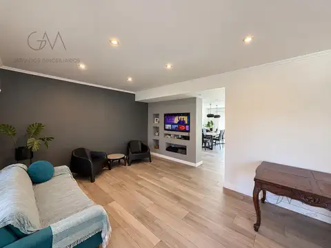 Casa en Alquiler Temporal con 3 cocheras