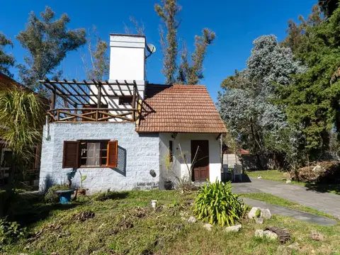 Casa 3 ambientes con 2 baños