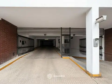 VENTA - Cochera en 1° piso con rampa de hormigón - Zona Centro, Rosario.