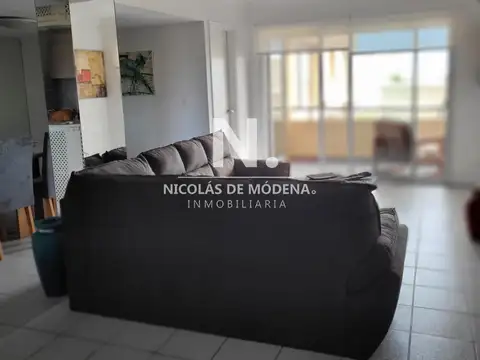 Vende apartamento de 3 Dormitorios en Pinares Punta del Este.
