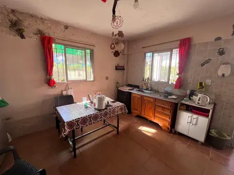 Casa para demoler o reciclar en venta en La Tablada