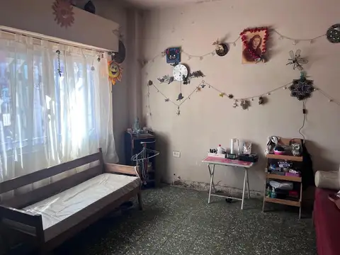 Casa para demoler o reciclar en venta en La Tablada