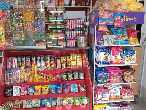 SE VENDE FONDO DE COMERCIO DE KIOSCO