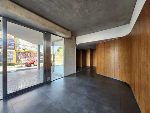 Venta Oportunidad: Departamento Frente Mercado Del Patio - Financiado Con Renta