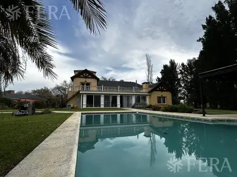 Venta Casa de 6 ambientes con cochera, galería y piscina en Haras del Sur I-La plata