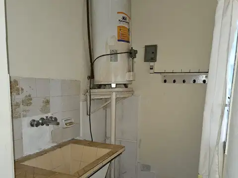 Casa 4 ambientes con 1 baño