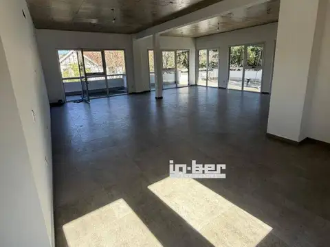 Oficina en Venta con 2 cocheras