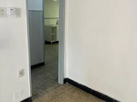 PESSAN Y LARREA BARRIO AZCUENAGA AMPLIA CASA 3 DORMITORIOS