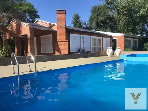 Casa en venta - 5 Dormitorios 4 Baños - 10.062Mts2 - San Miguel del Monte