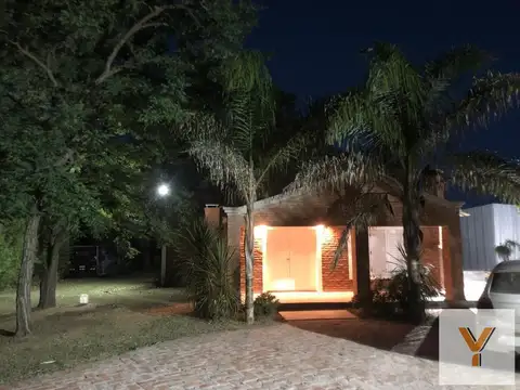 Casa en Venta con 1 cochera
