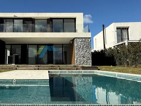 Costas, Puertos 200