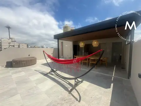Departamento en venta de 3 ambientes con cochera y terraza privada - Villa Ballester Centro