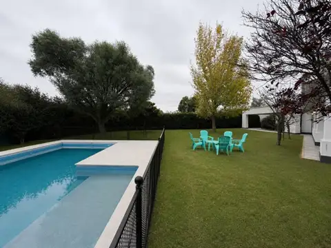 Casa 4 ambientes con 3 baños