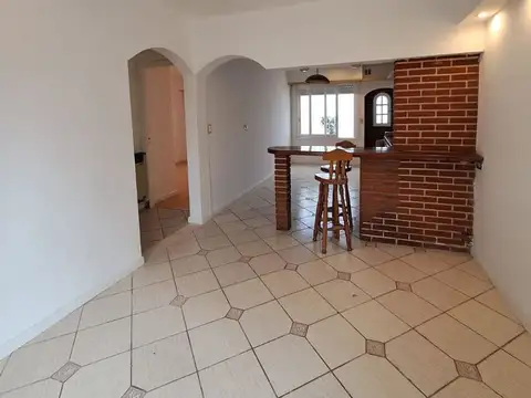 Depto Tipo Casa en Venta con 1 cocheras