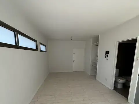 DPTO MONOAMBIENTE CONTRAFRENTE 5 PISO CON BALCON VISTA ABIERTA