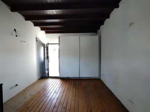 Depto Tipo Casa en Alquiler de 1 dormitorio