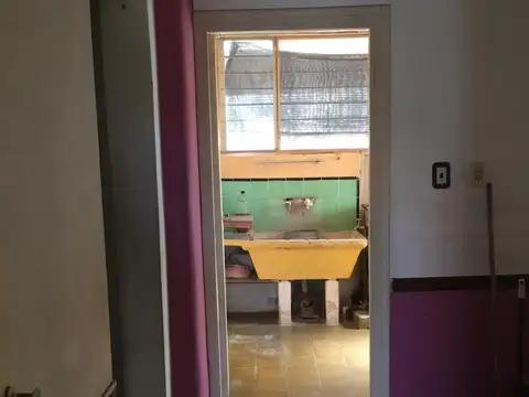 Casa 4 ambientes con 1 baño