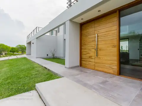 VENTA CASA 7 AMBIENTES - SALIDA LAGUNA - FINANCIACION - CHACRAS DE LA RESERVA CARDALES