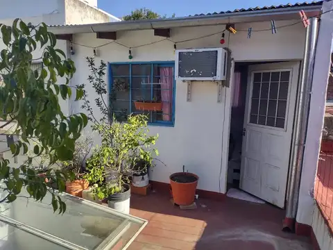 Depto Tipo Casa en Venta en Parque Rivadavia, USD 75.000