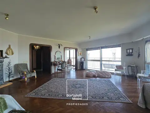 Departamento en Venta de 5 dormitorios