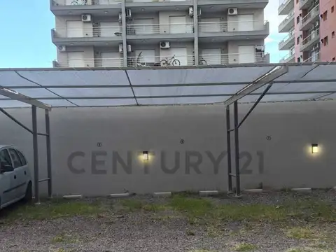 VENTA COCHERA SEMICUBIERTA