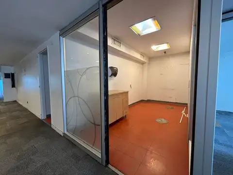 Aquiler Oficina en Carlos Pellegrini 1100