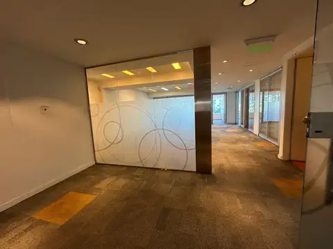 Aquiler Oficina en Carlos Pellegrini 1100