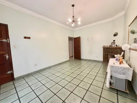 Casa en Venta en Castelar Sur, USD 190.000