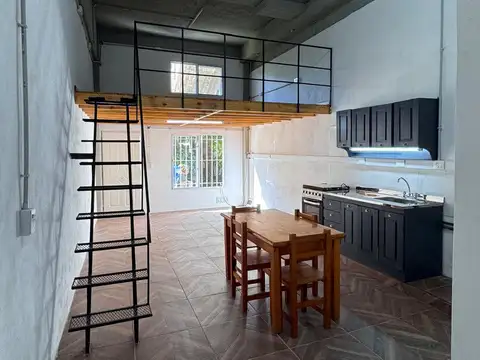 Depto Tipo Casa en Alquiler de 1 dormitorio