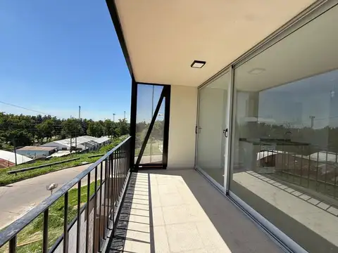 Av. Mitre 400, Piso 1