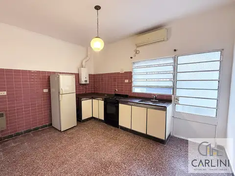 Casa 7 ambientes con 1 baño