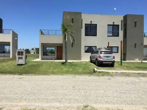 Conominio Casa Country Club La faustina' Brandsen
