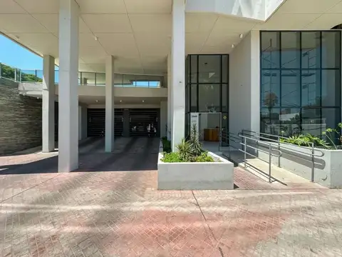 Cochera en venta en Torre Boreal posesion inmediata