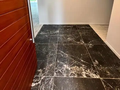 Casa 6 ambientes con 4 baños
