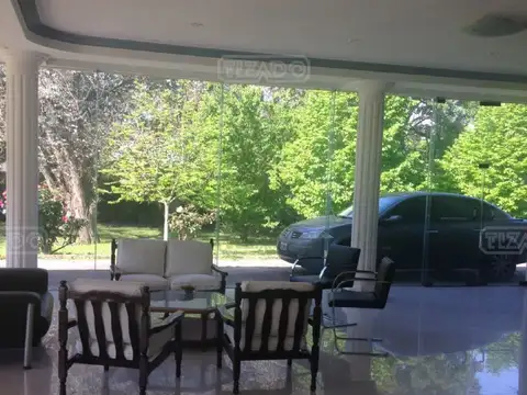 Casa 6 ambientes con 7 baños