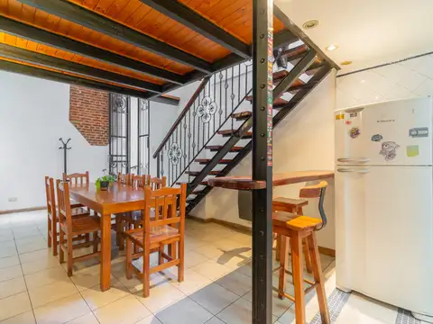 Gran PH de 6 ambientes en Almagro en venta