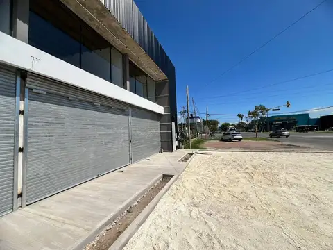 Local comercial en VENTA en La Plata a estrenar S