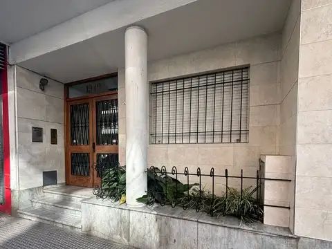 3 Ambientes 1er piso x esc. Cocina y Lavad, Baño completo, bajas exp