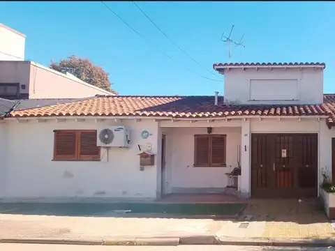 Casa en Barrio Parque Saavedra. Lote 350 mt