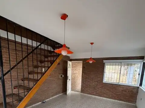 Depto Tipo Casa en Venta de 4 ambientes