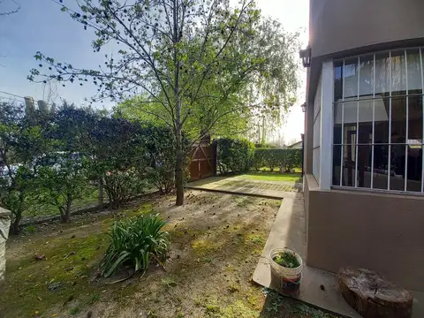Casa 3 ambientes con 2 baños