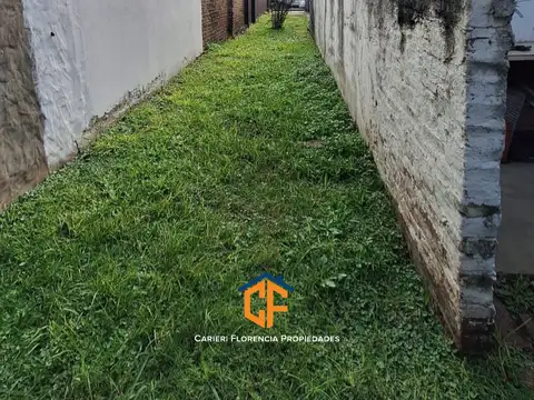 Casa en Lote con 3 Locales al Frente en 3 de Febrero