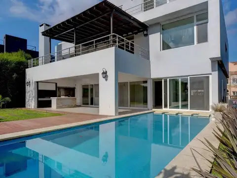 Casa en Venta y Alquiler en El Yacht 5 dormitorios, Nordelta 100