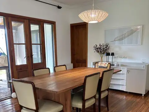 Casa 6 ambientes con 4 baños