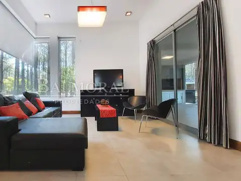 Casa 4 ambientes con 4 baños